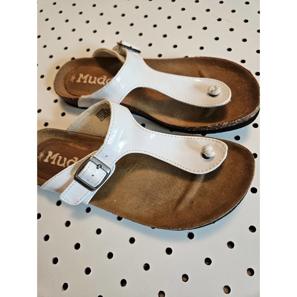 Mudd Women’s Thong Sandals Flip Flops White Patent Leather Cork Buckle 6M